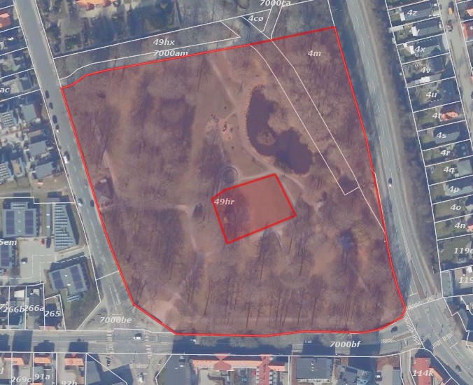 Luftfoto af Plantagen ved Kirkegårds Allé med indtegnet sceneområde og det øvrige område.