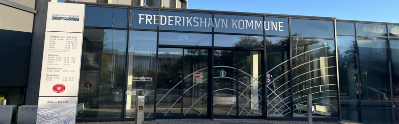 Indgangsparti til Frederikshavn Rådhus