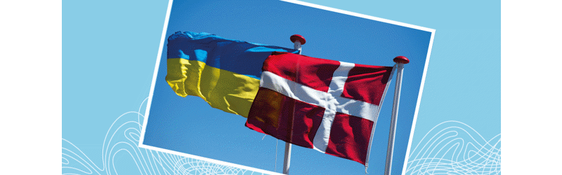 Dansk og ukrainsk flag i hver sin flagstang