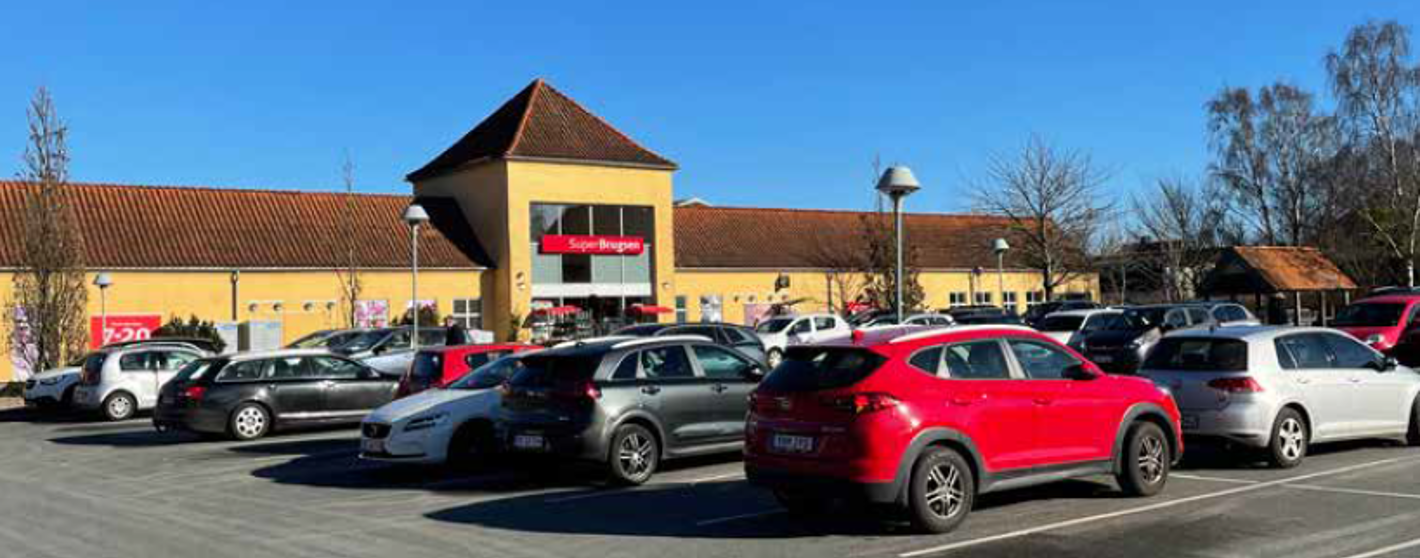 SuperBrugsens parkeringsplads