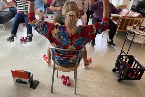 Til receptionen var der stolegymnastik, hvor flere borgere var aktive